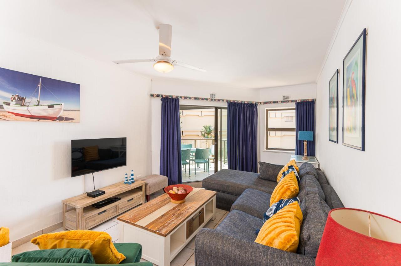 The Bay 15 Apartment *